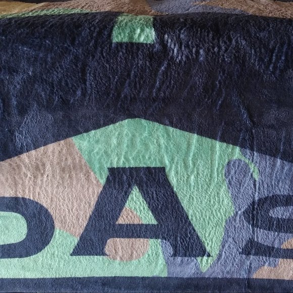 Das Efx Logo Throw - Picture 4 of 7